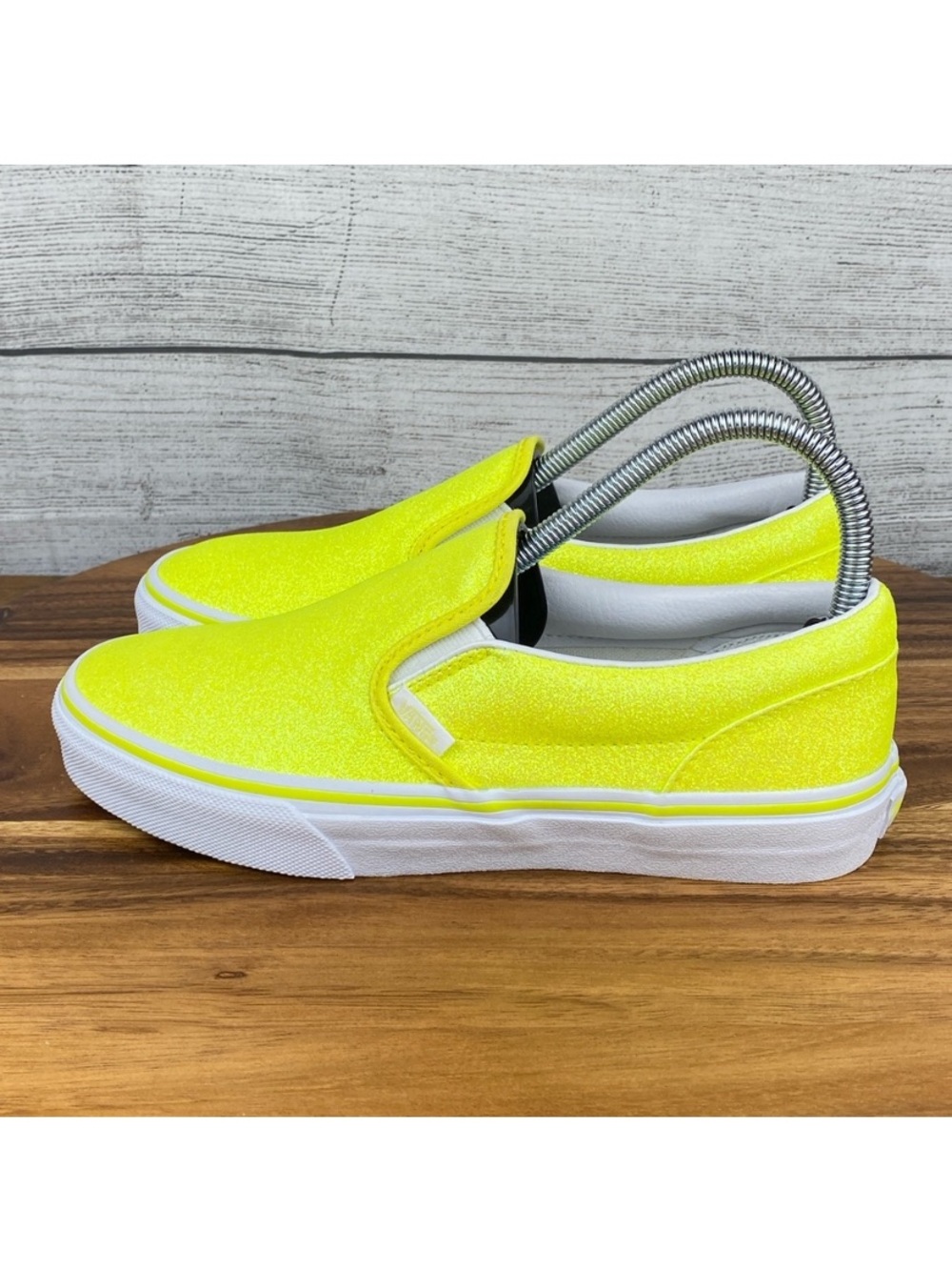 NEW Vans Classic Slip On Neon Glitter Yellow Sneaker Women’s Shoe Size 6.5 / Y5